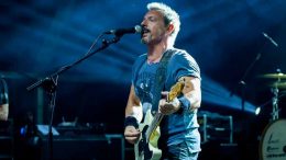 Mariano Gil, vocalista de Tako en concierto